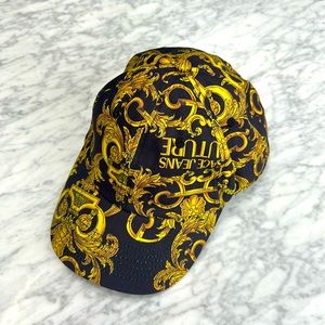 Versace jeans couture  authentic - hat